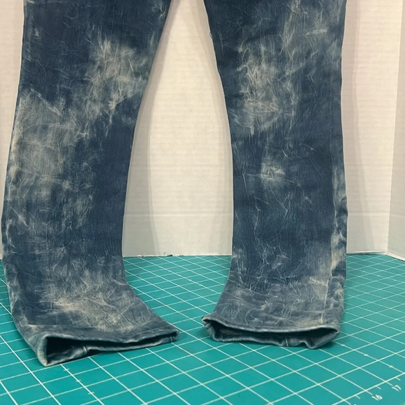 True Religion Halle Moto Jean's in Rebel Bleached - Picture 8 of 11